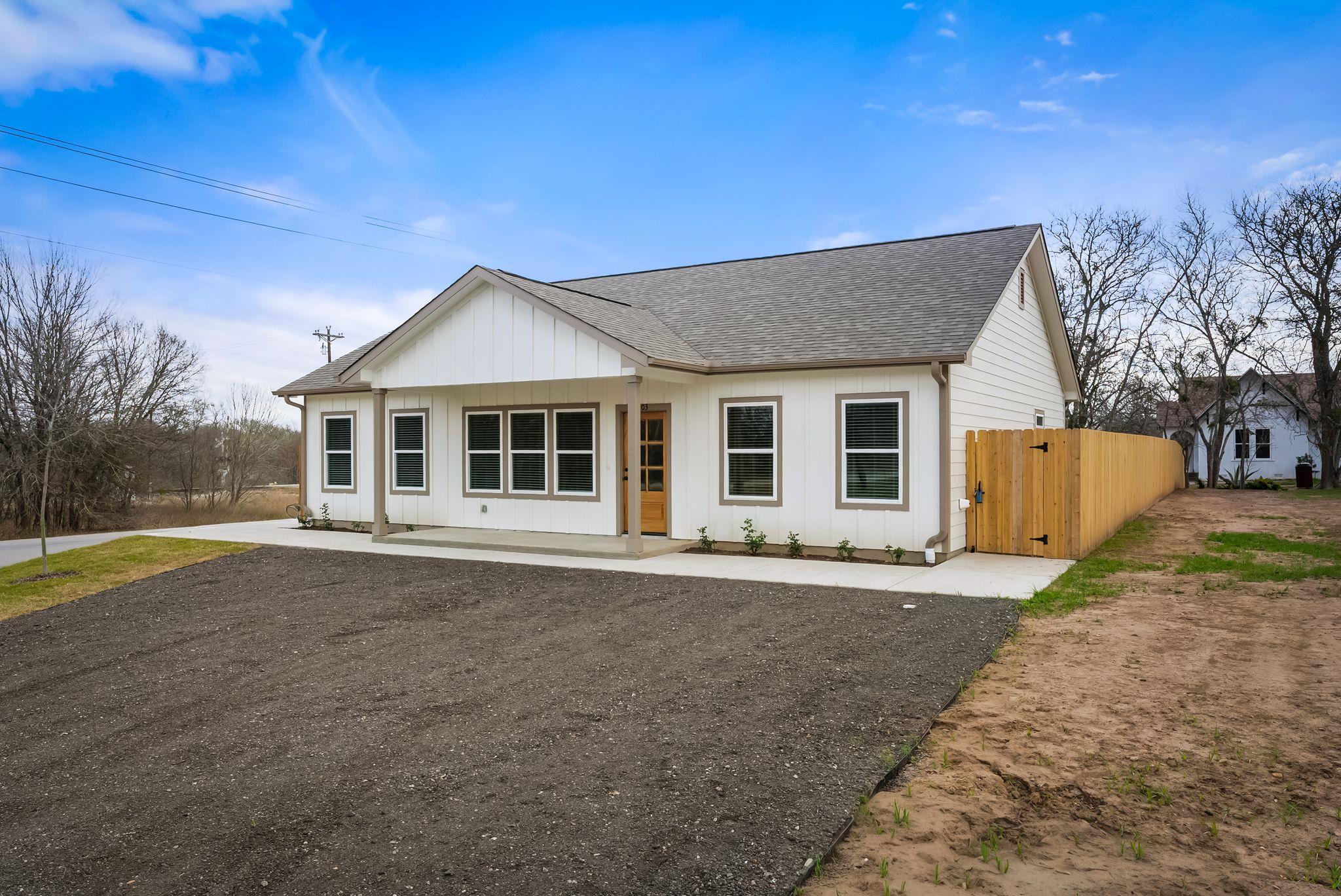 103 Lentz Main St, Red Rock, TX 78662