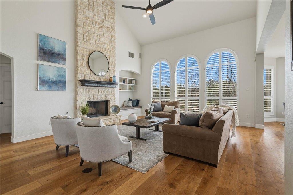 19215 White Horse Cv, Spicewood, TX 78669