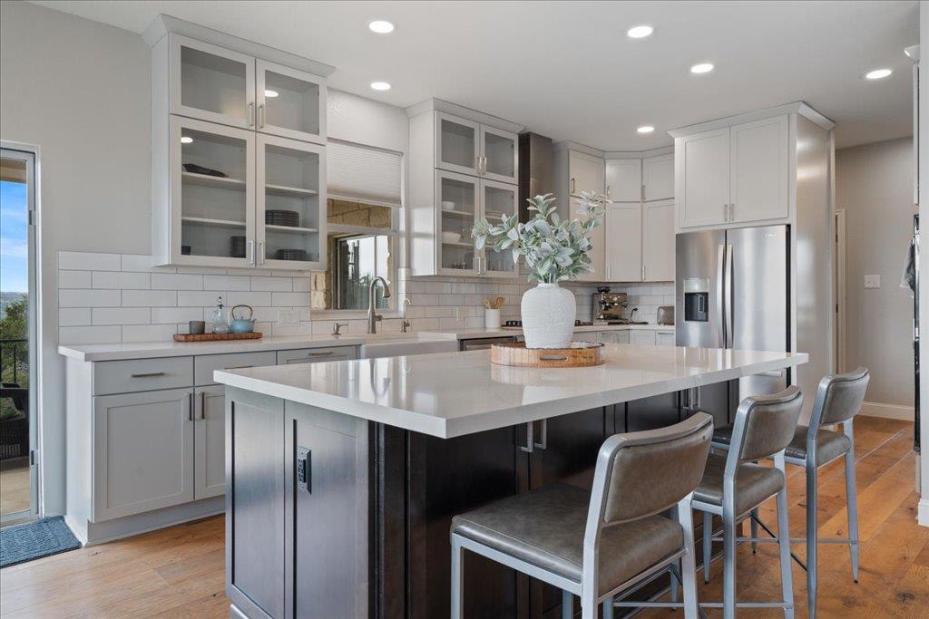 19215 White Horse Cv, Spicewood, TX 78669