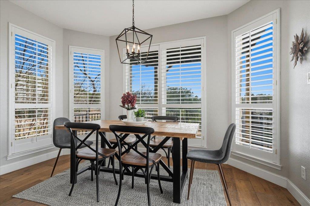 19215 White Horse Cv, Spicewood, TX 78669