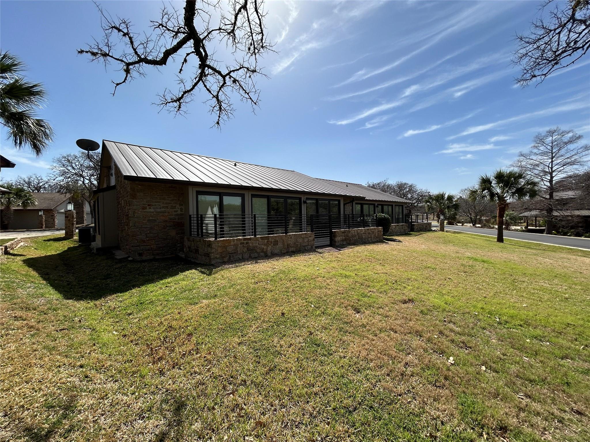 100 Bay Point Dr # 7, Horseshoe Bay, TX 78657
