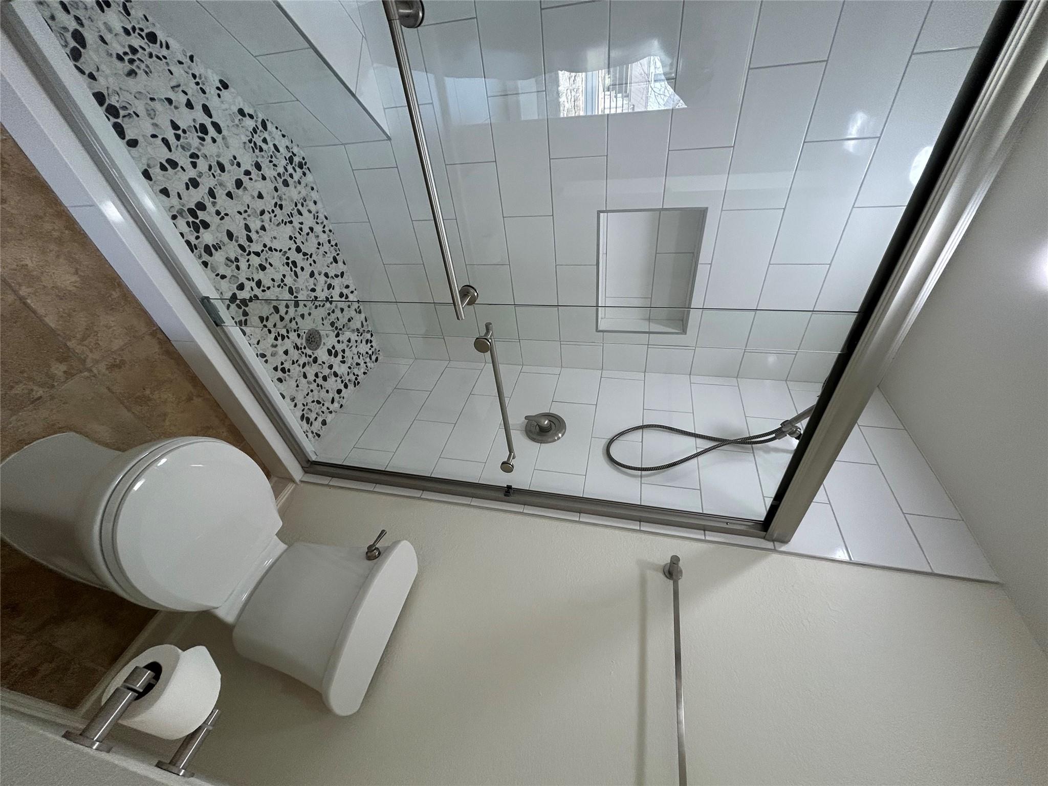 100 Bay Point Dr # 7, Horseshoe Bay, TX 78657