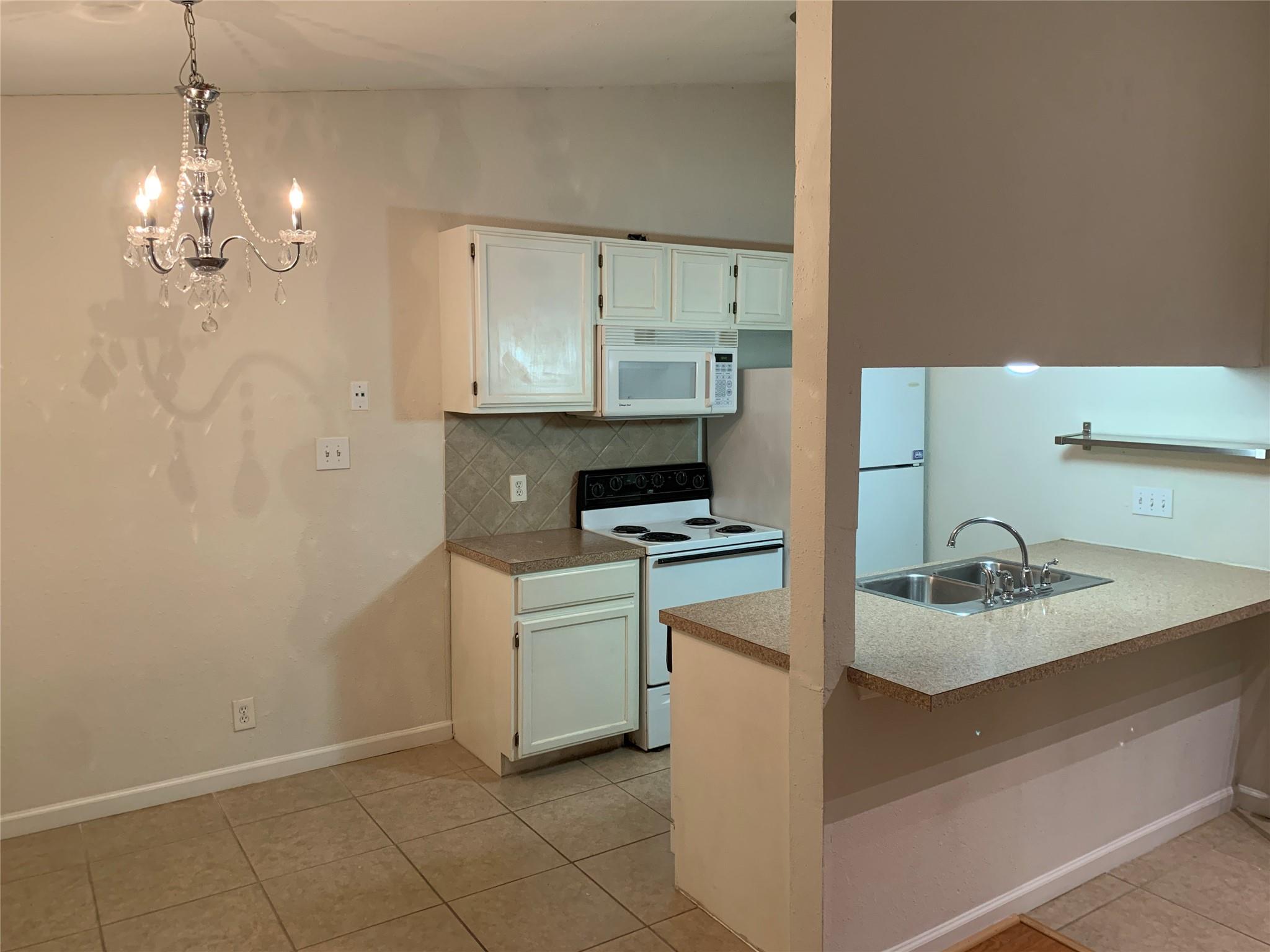 2710 S 1st St # 206, Austin, TX 78704