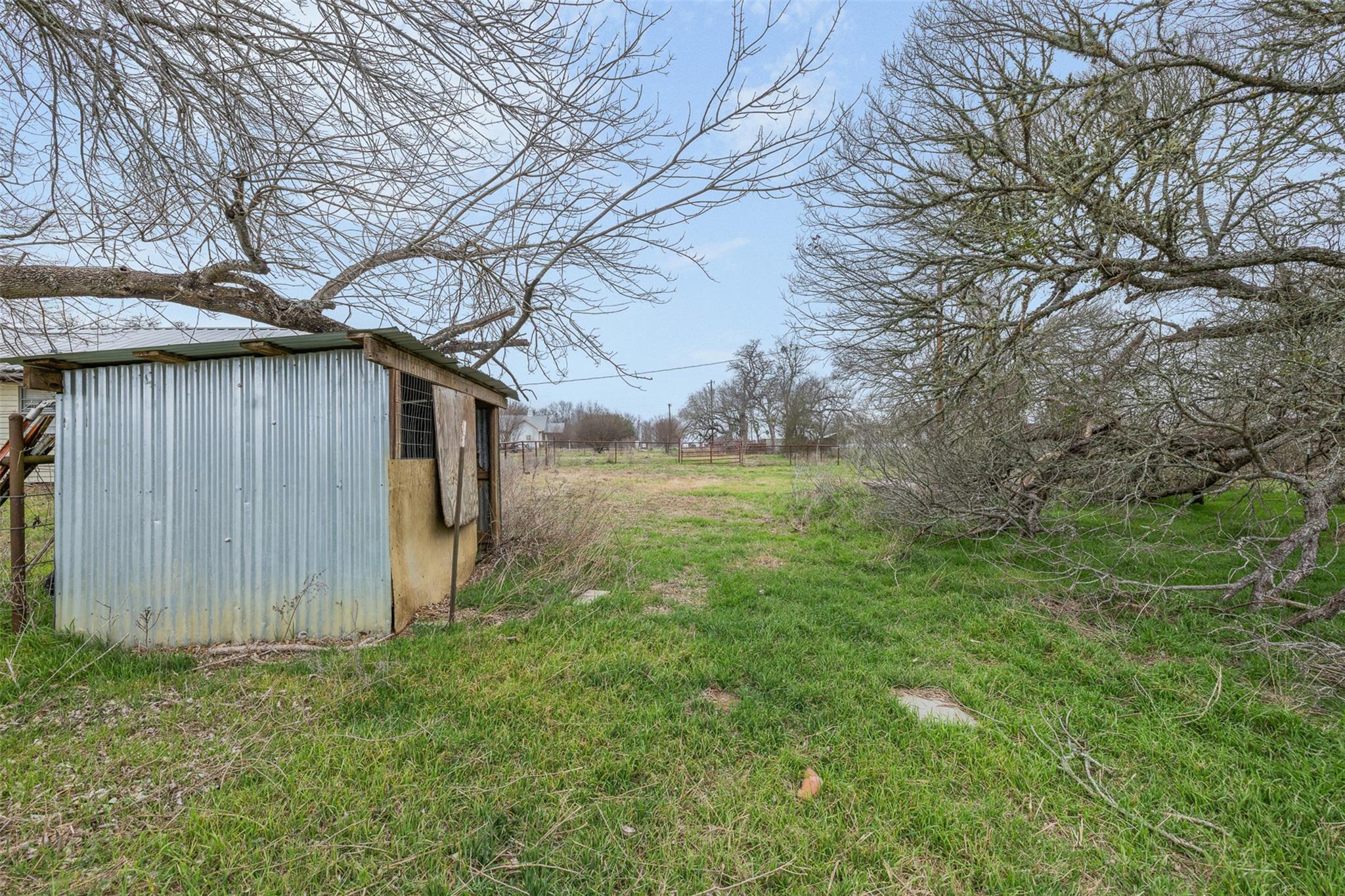 210 Post Oak St, Caldwell, TX 77836