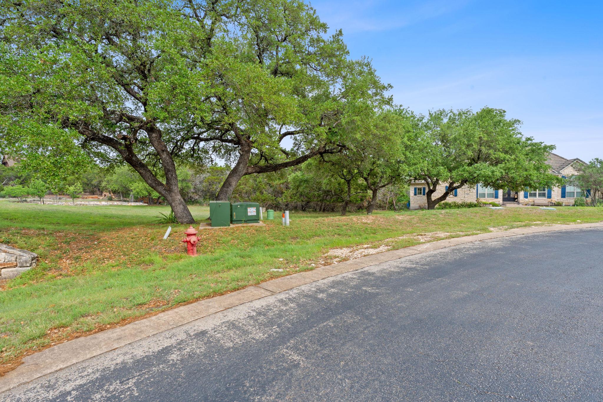 7201 Getaway Dr, Jonestown, TX 78645