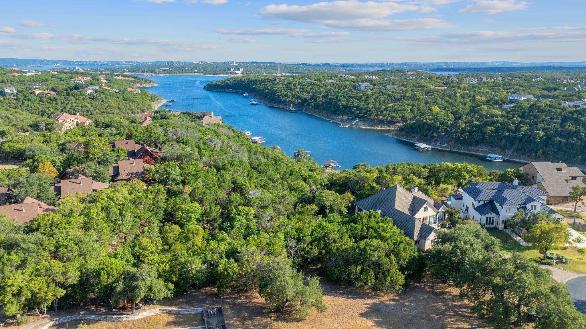 7201 Getaway Dr, Jonestown, TX 78645