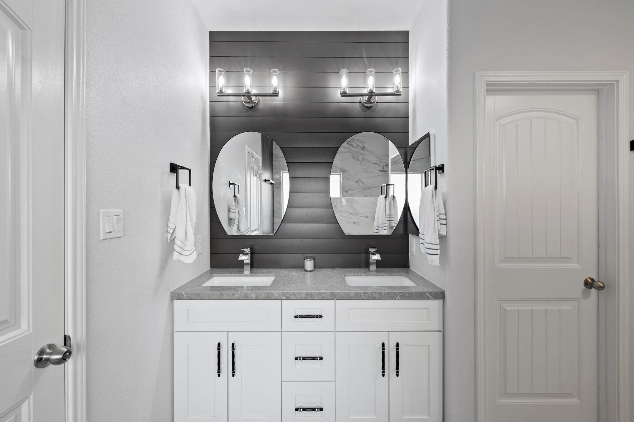 208 Arrezo Ln, Georgetown, TX 78628