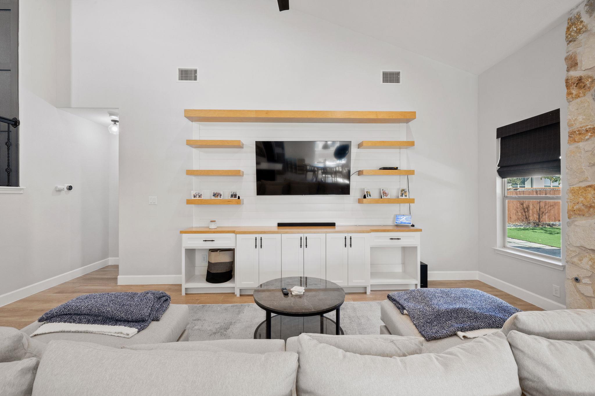 208 Arrezo Ln, Georgetown, TX 78628