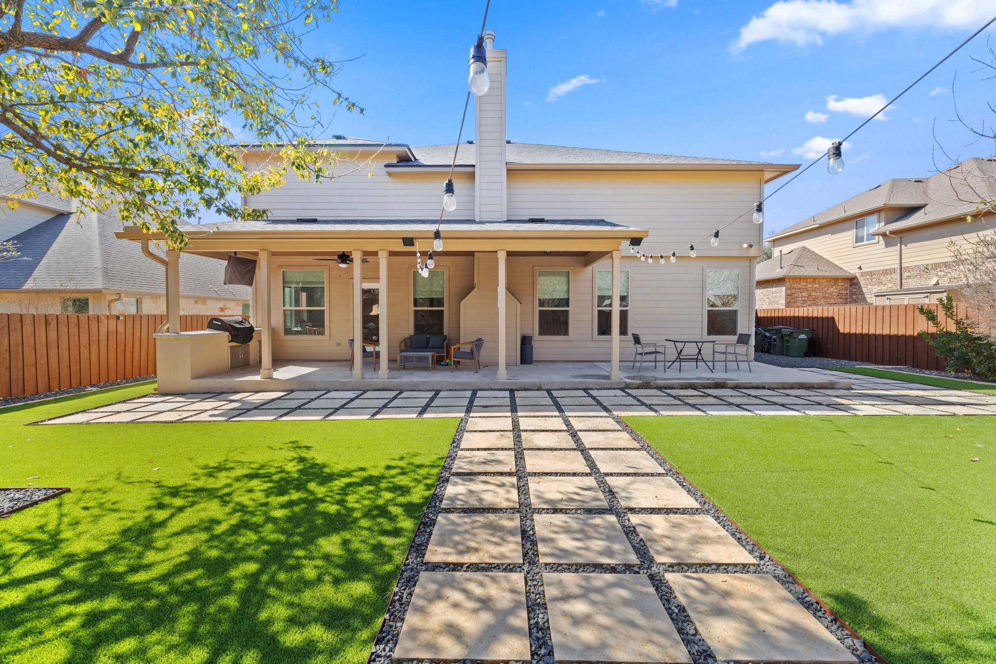 208 Arrezo Ln, Georgetown, TX 78628