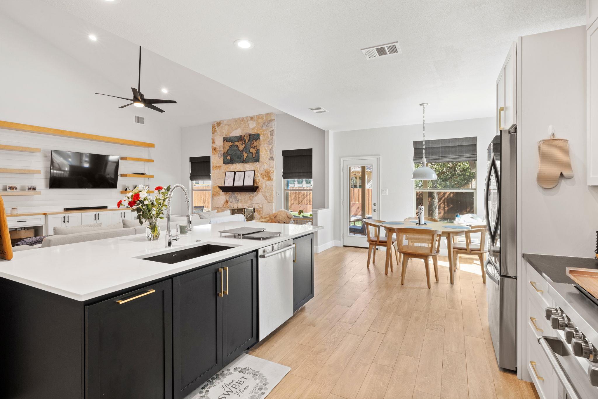 208 Arrezo Ln, Georgetown, TX 78628