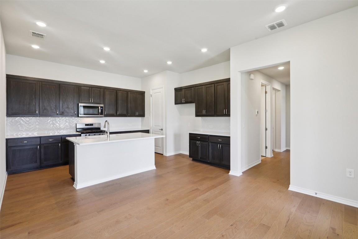 140 Stewart Dr # 102, San Marcos, TX 78666