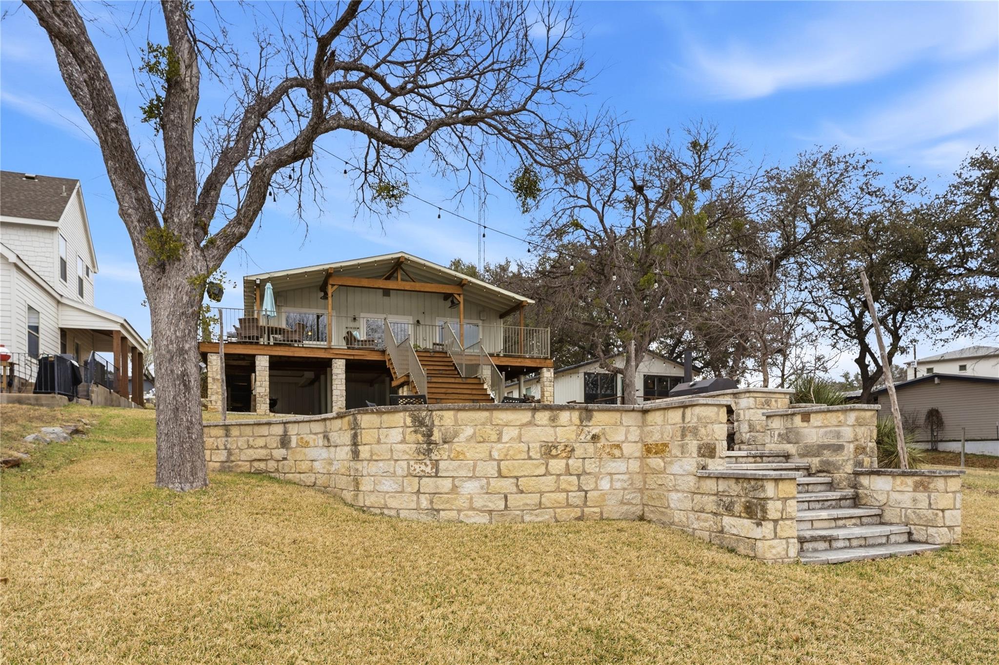 833 Sandy Mountain Dr, Llano, TX 78643