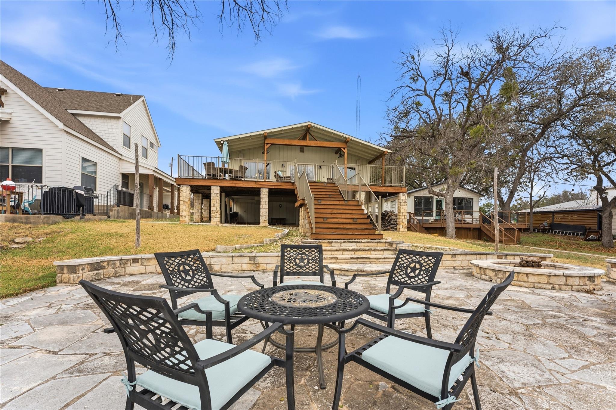 833 Sandy Mountain Dr, Llano, TX 78643