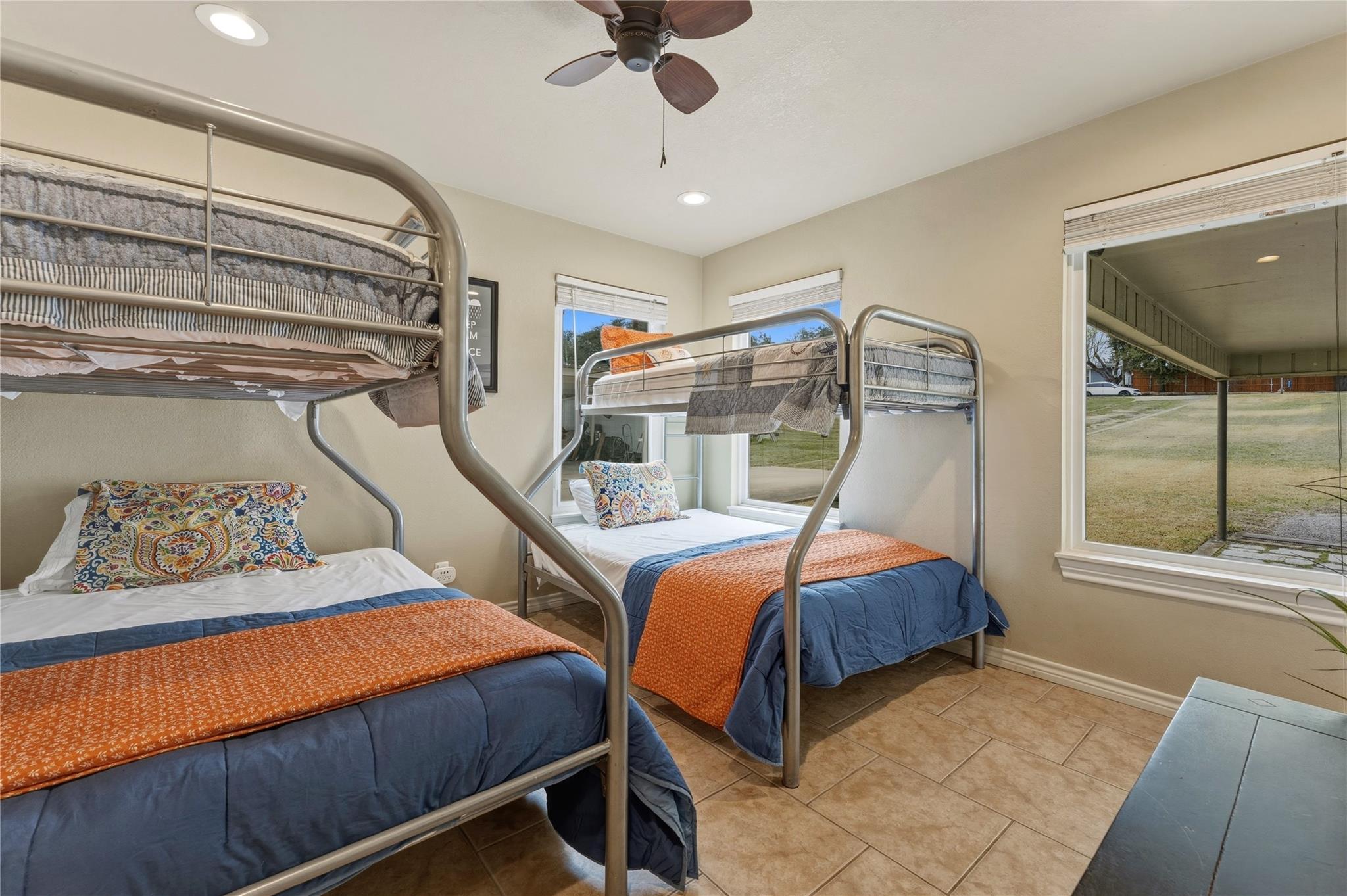 833 Sandy Mountain Dr, Llano, TX 78643