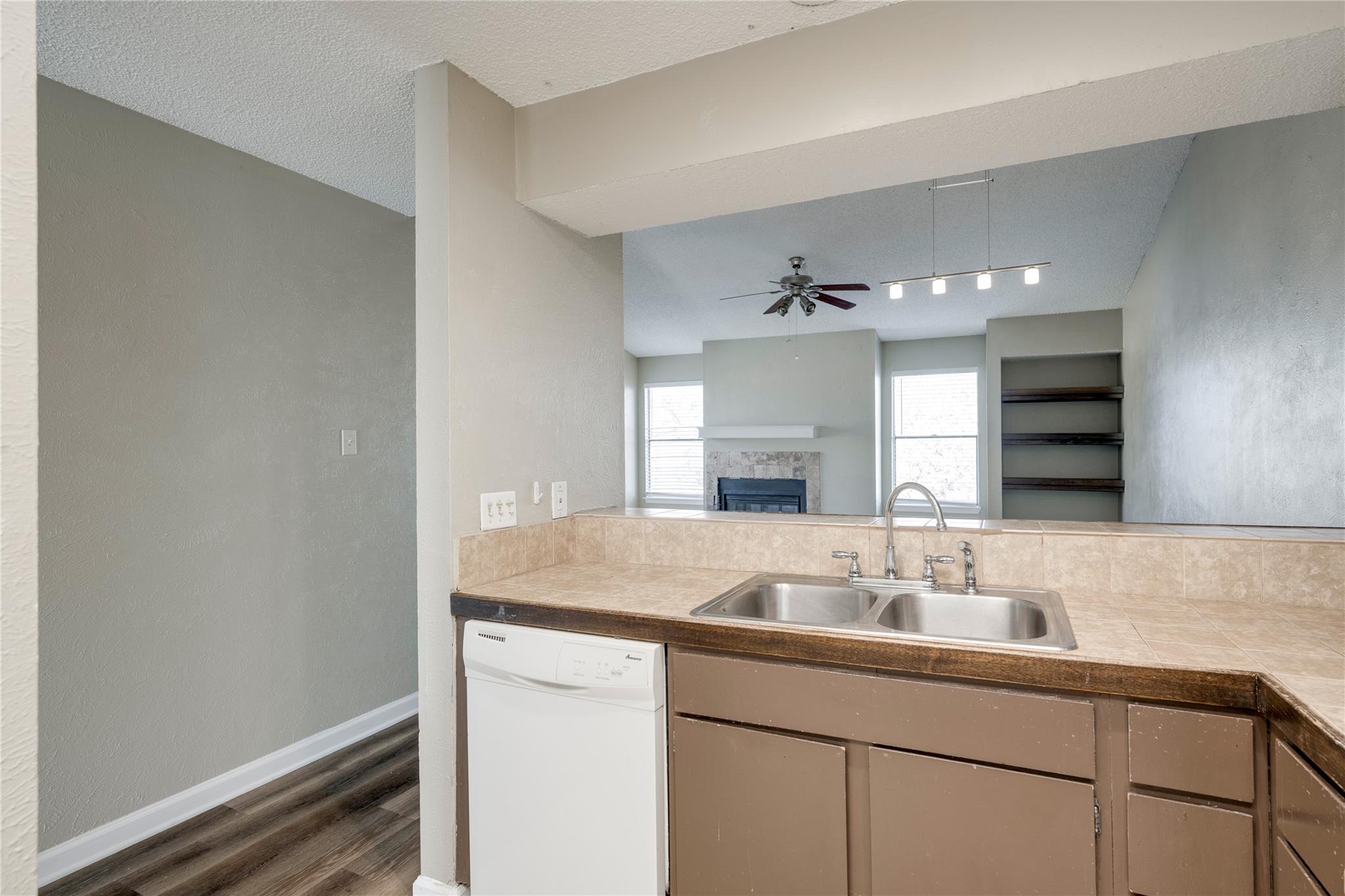 5304 Indio Cv # D, Austin, TX 78745