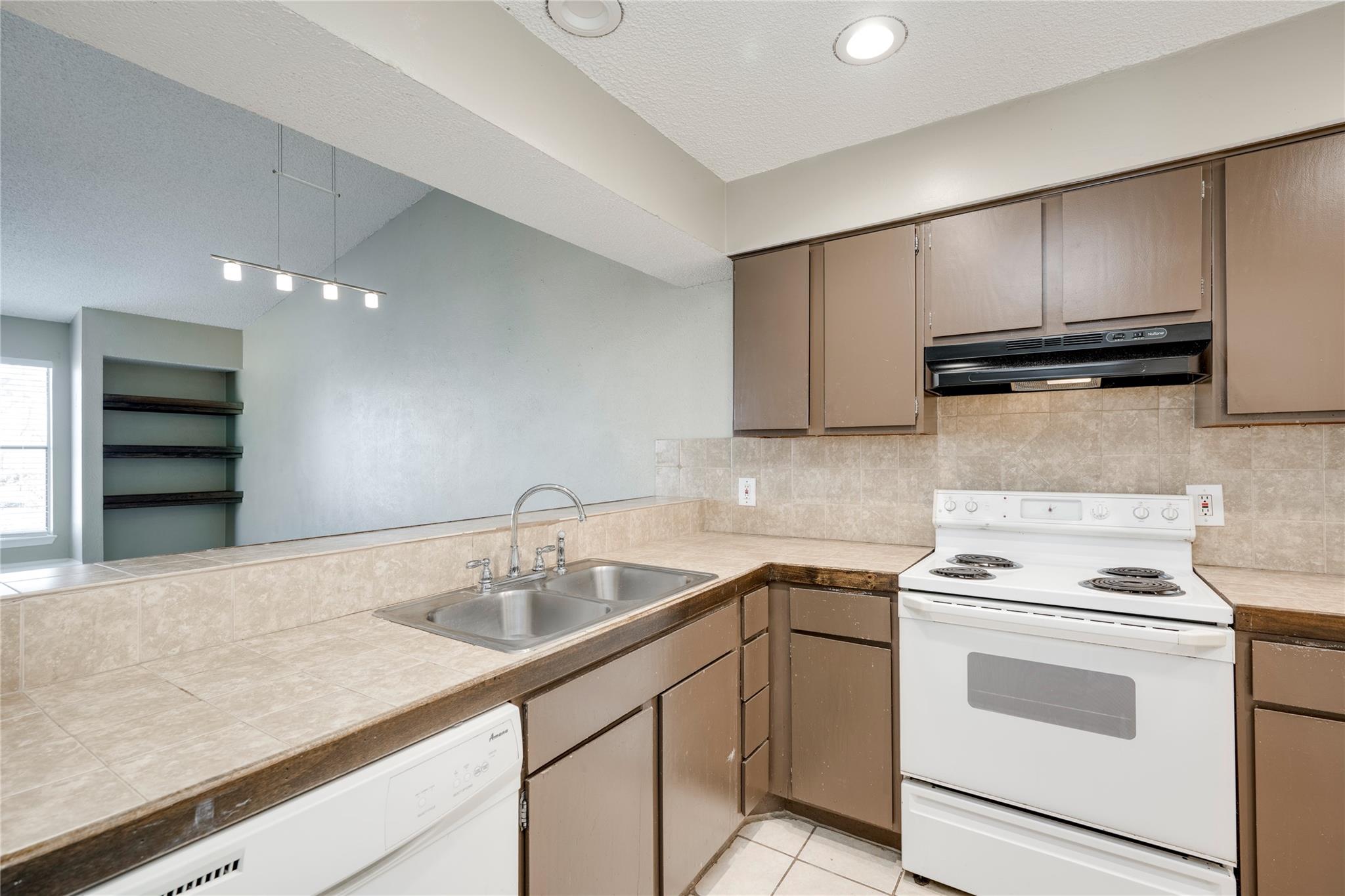 5304 Indio Cv # D, Austin, TX 78745