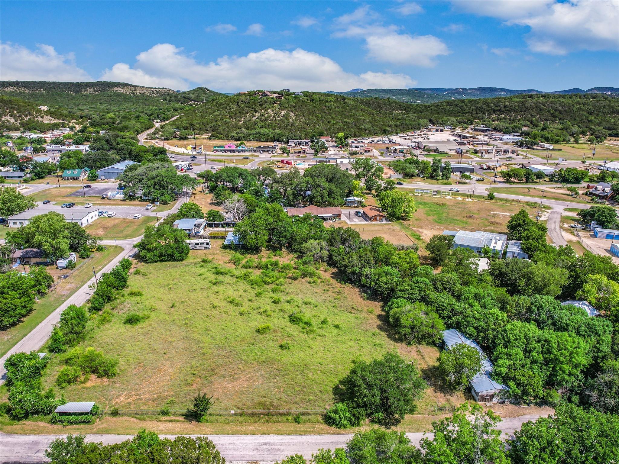 201 Oak Dr, Canyon Lake, TX 78132