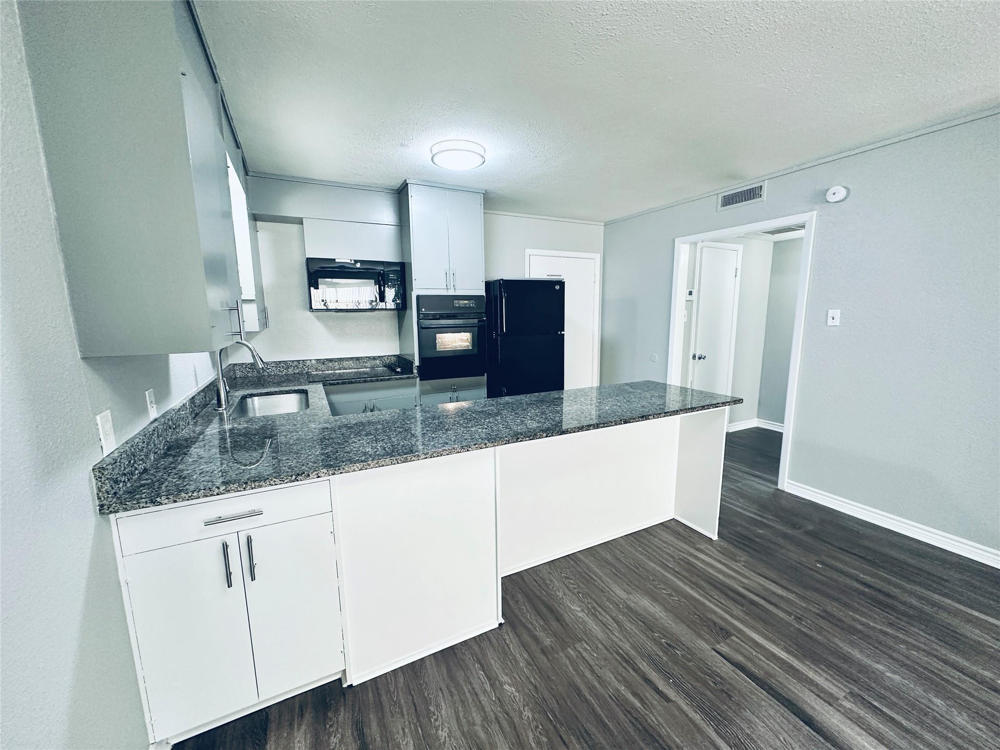 601 W 11th St # 121, Austin, TX 78701