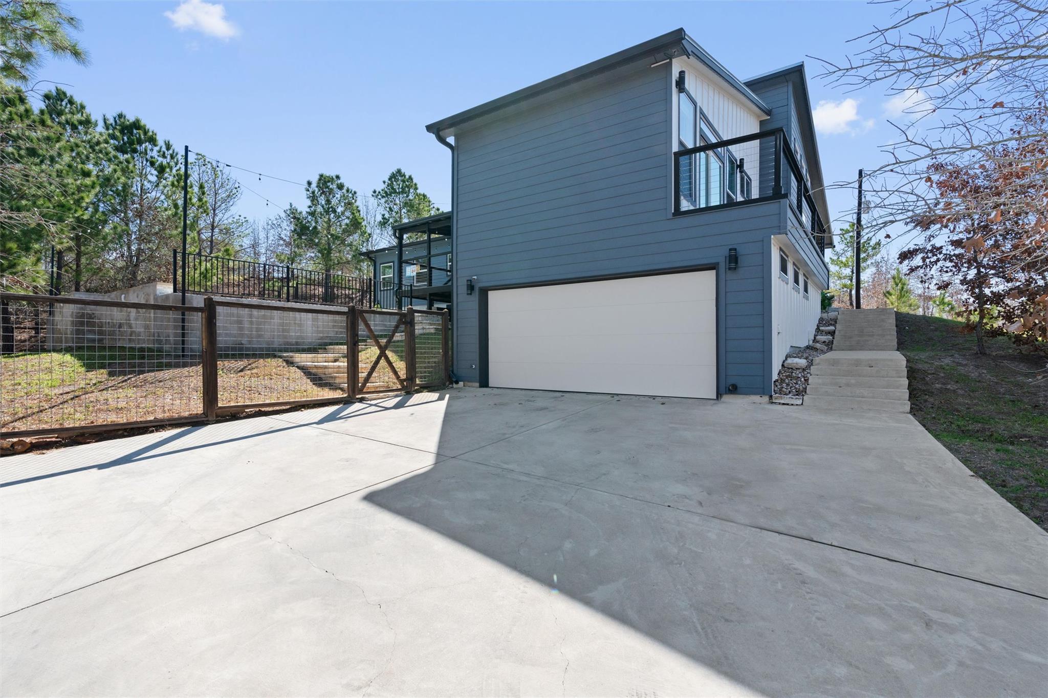 209 Kipahulu Dr, Bastrop, TX 78602