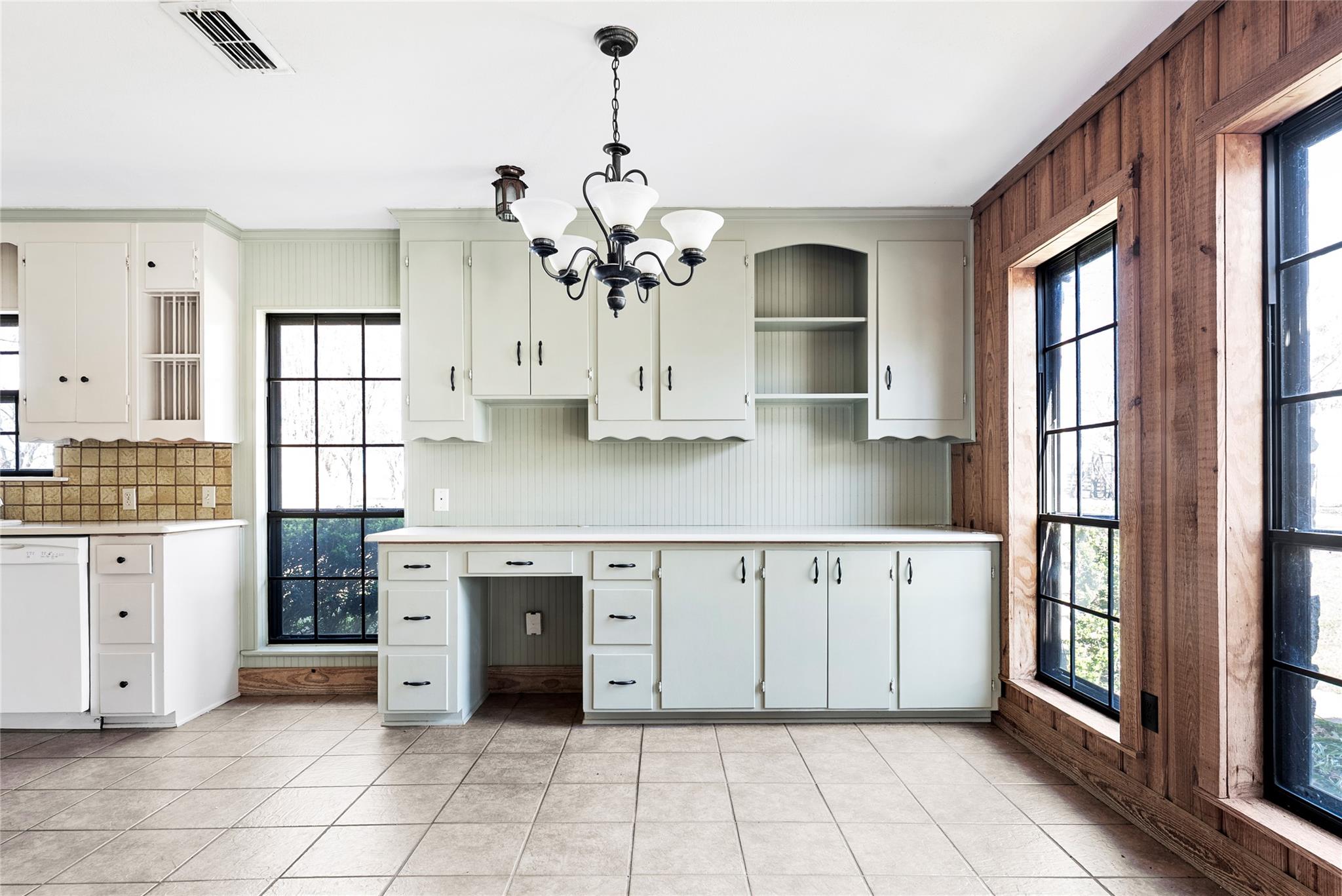 12914 Pfluger Berkman Ln, Coupland, TX 78615