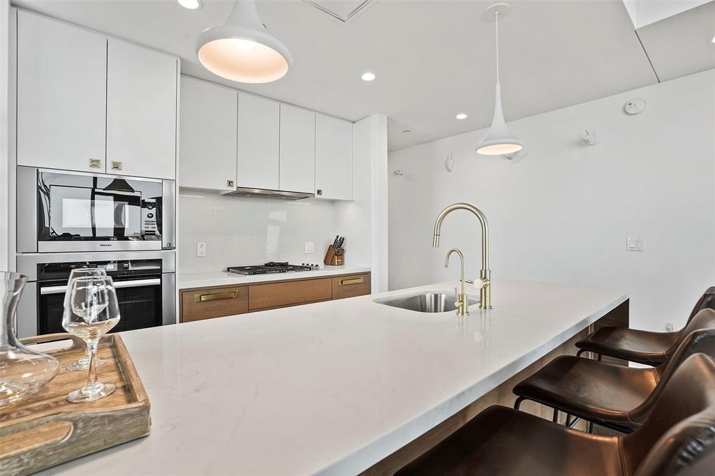 70 Rainey St # 1409, Austin, TX 78701