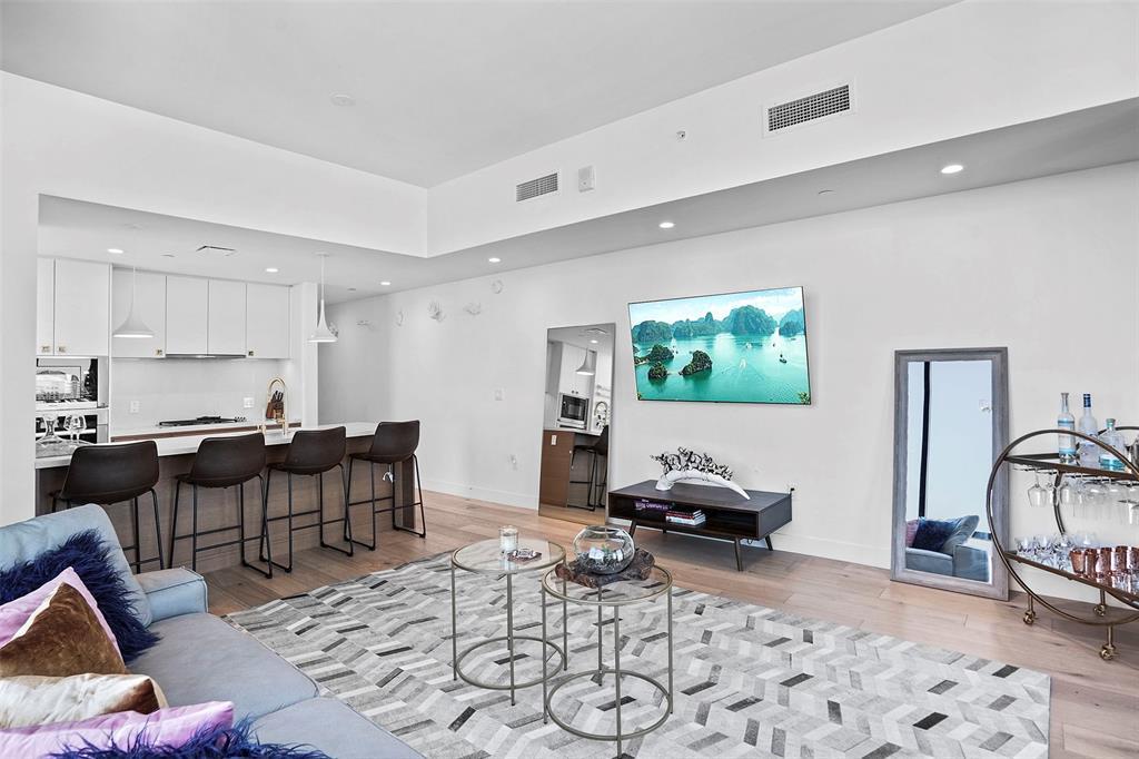 70 Rainey St # 1409, Austin, TX 78701