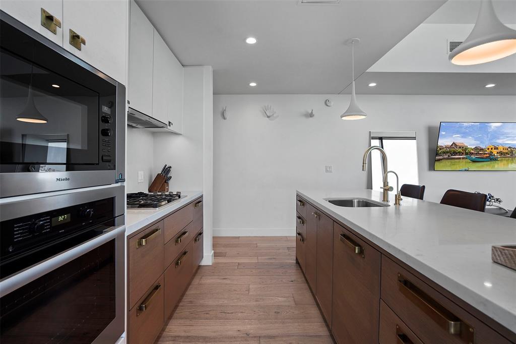 70 Rainey St # 1409, Austin, TX 78701