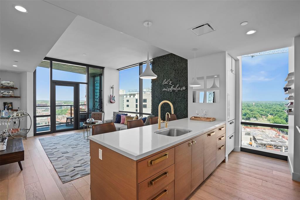 70 Rainey St # 1409, Austin, TX 78701