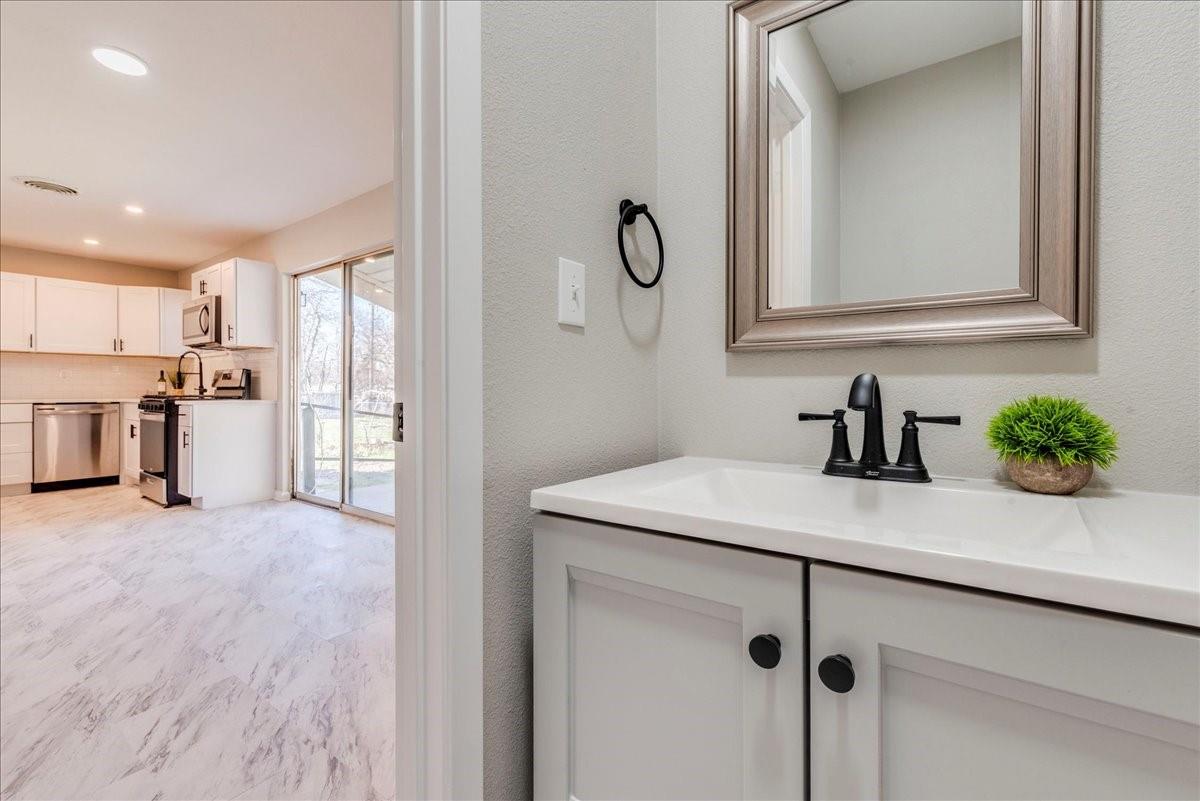 704 S 3rd St, Copperas Cove, TX 76522