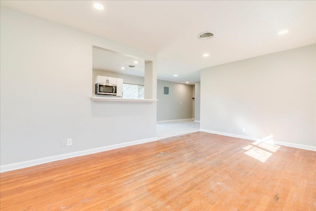 704 S 3rd St, Copperas Cove, TX 76522