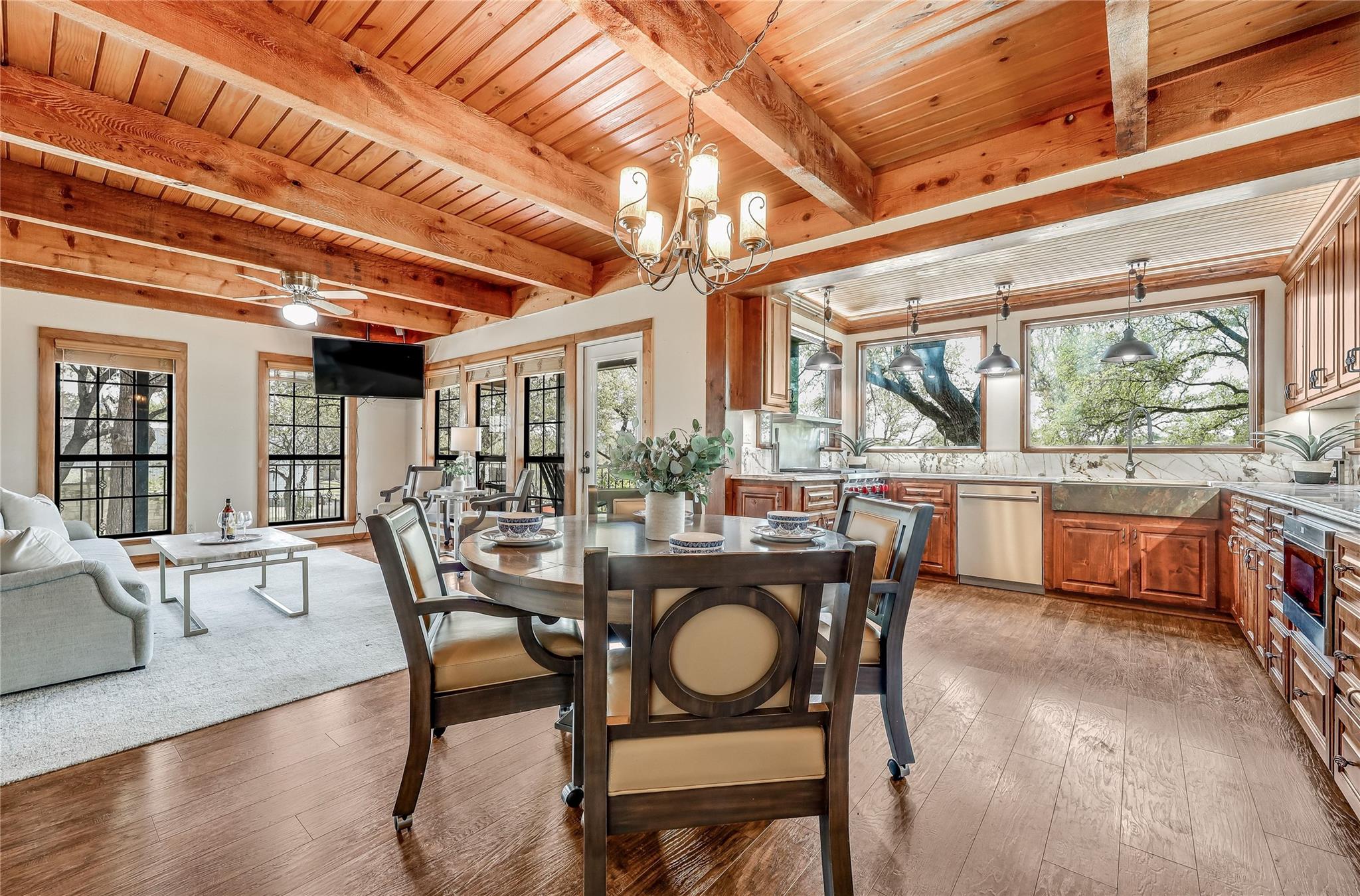 23605 Lakeside Dr, Marble Falls, TX 78654