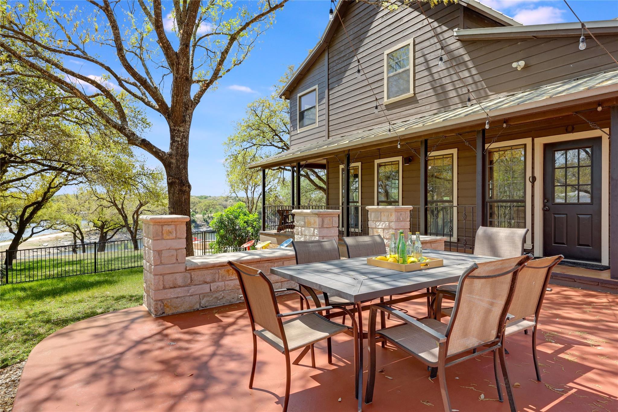 23605 Lakeside Dr, Marble Falls, TX 78654