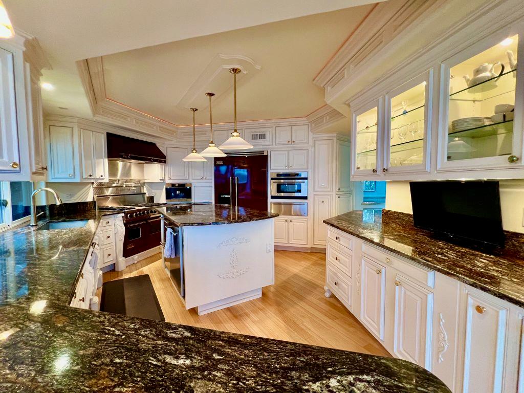 101 Far North Cir, Horseshoe Bay, TX 78657