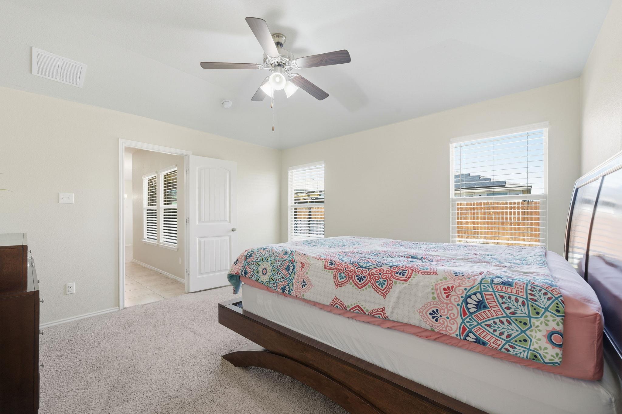 117 Hematite Ln, Jarrell, TX 76537