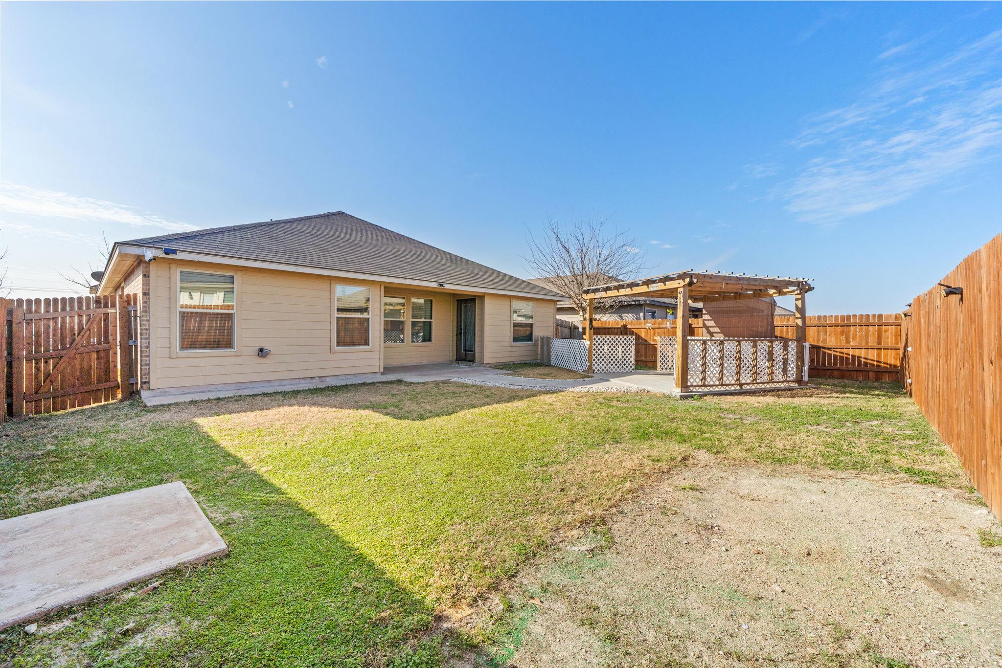 117 Hematite Ln, Jarrell, TX 76537