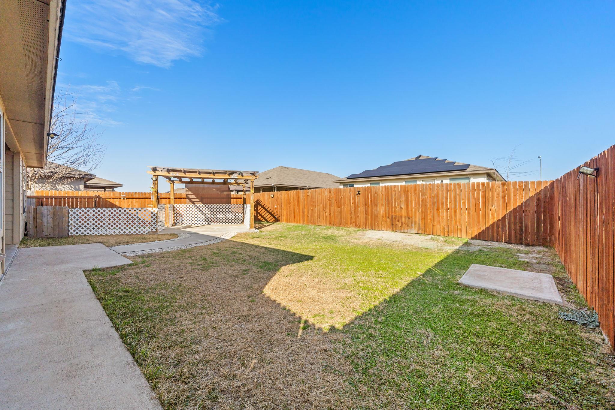 117 Hematite Ln, Jarrell, TX 76537