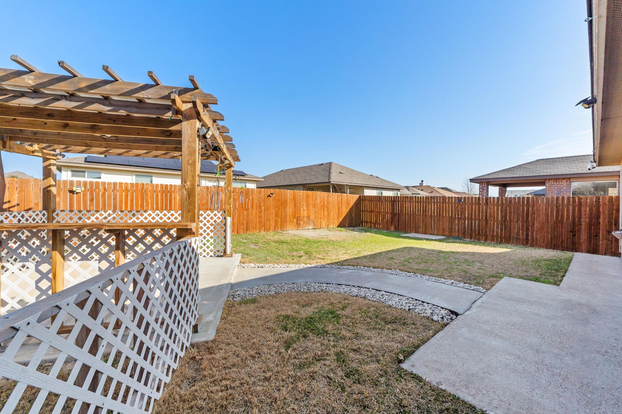 117 Hematite Ln, Jarrell, TX 76537