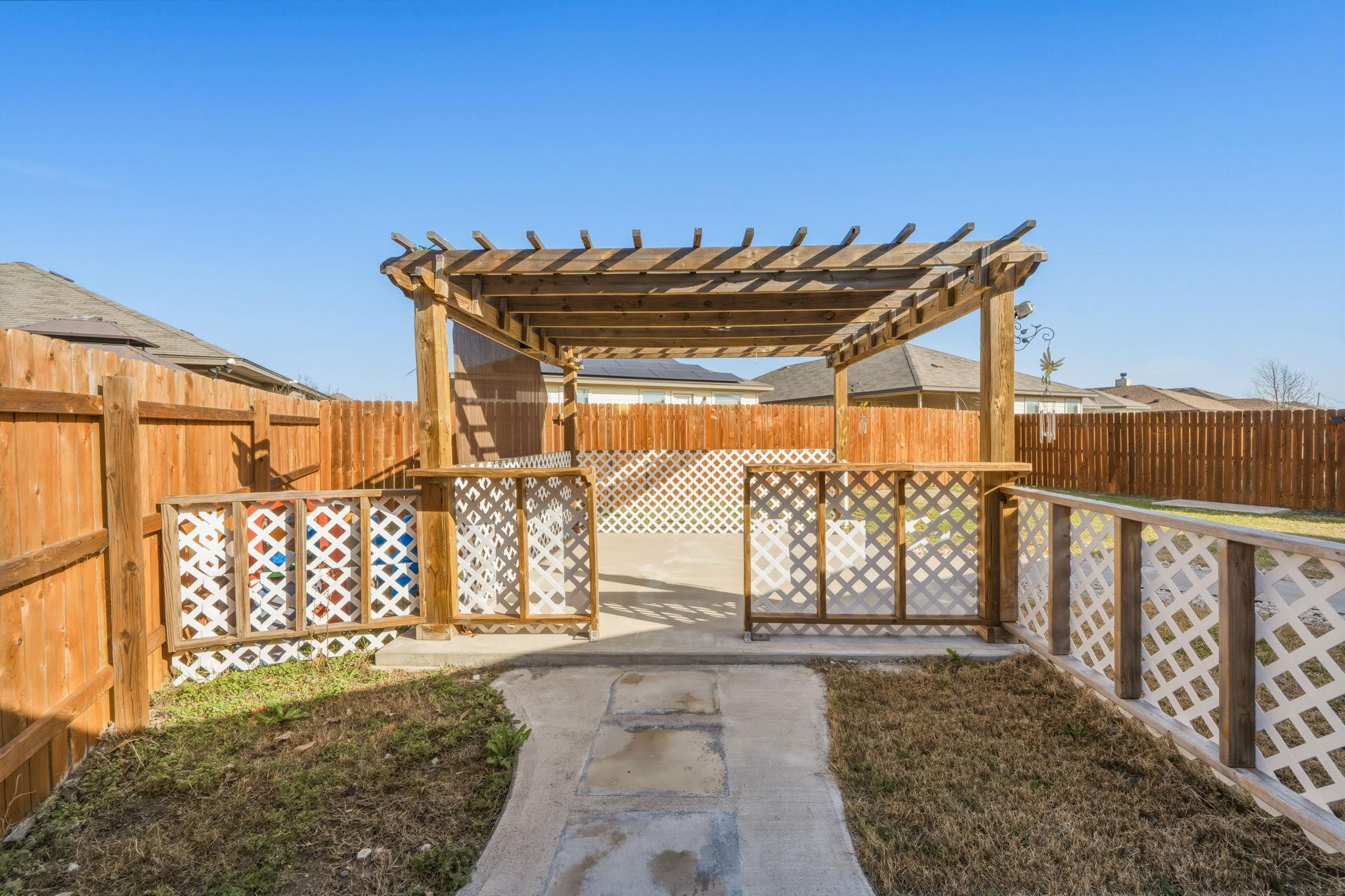 117 Hematite Ln, Jarrell, TX 76537