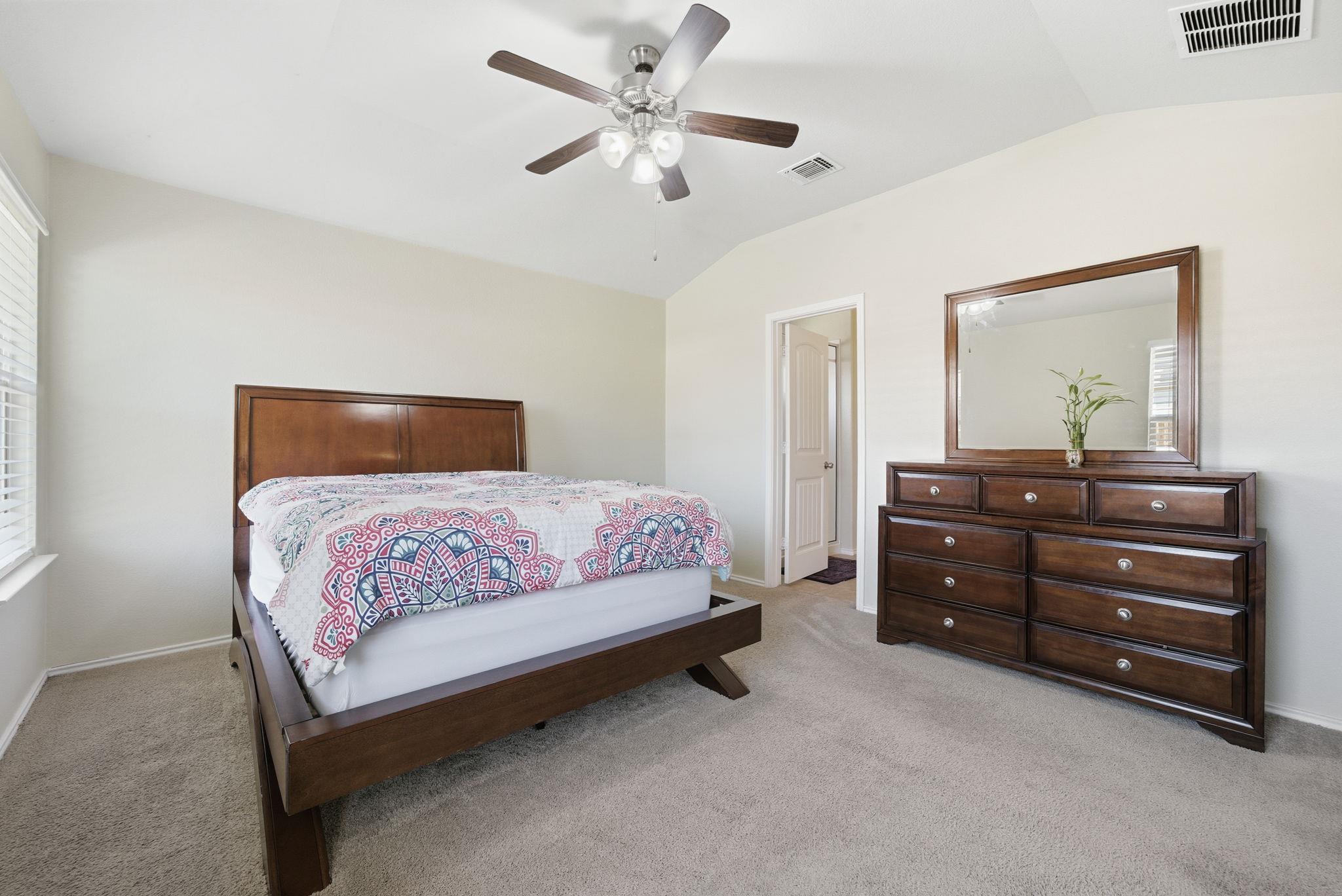 117 Hematite Ln, Jarrell, TX 76537