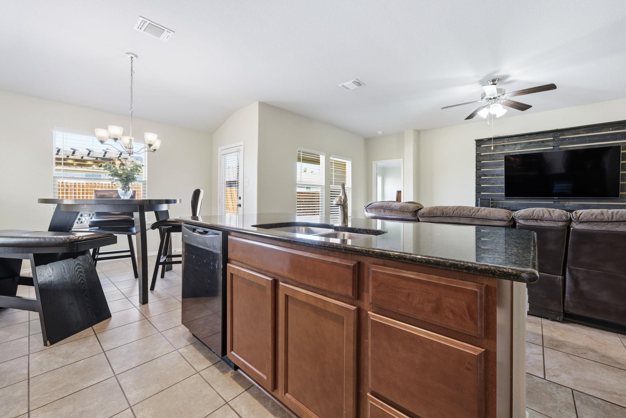 117 Hematite Ln, Jarrell, TX 76537