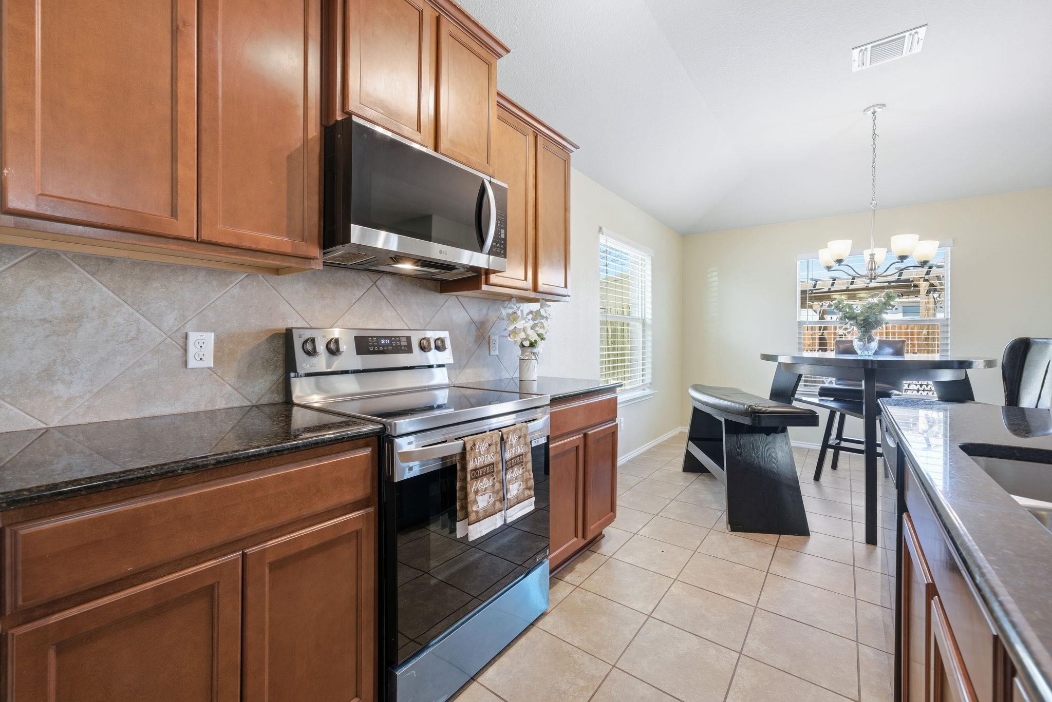 117 Hematite Ln, Jarrell, TX 76537