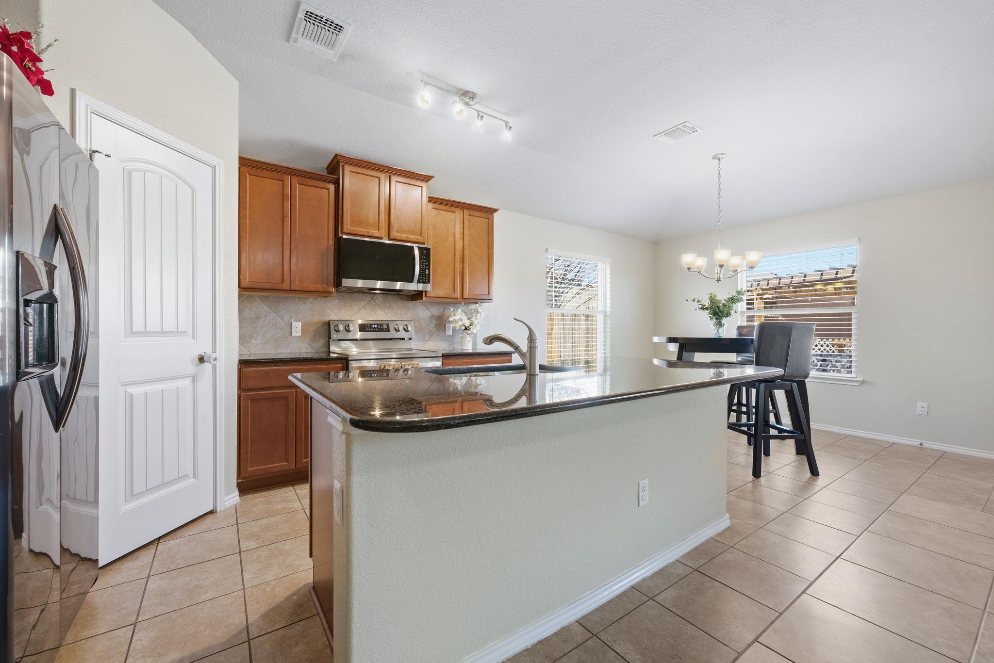 117 Hematite Ln, Jarrell, TX 76537