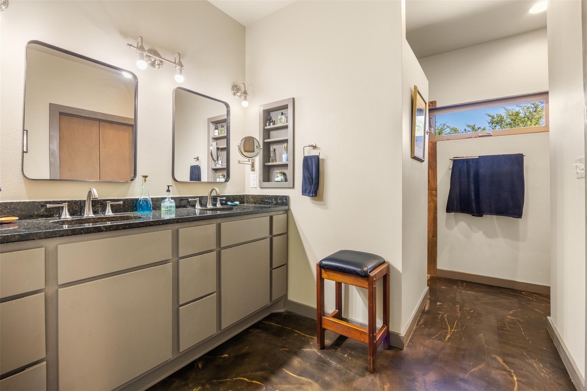 609 Las Colinas Dr, Wimberley, TX 78676