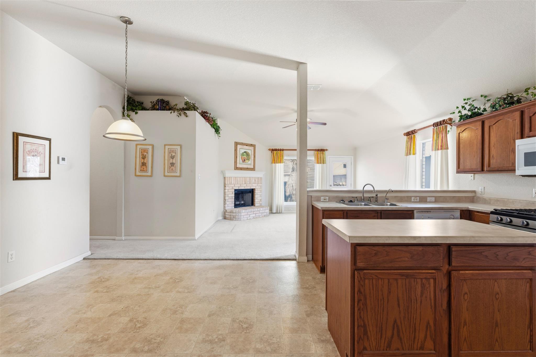 1156 Woodlands Dr, Kyle, TX 78640