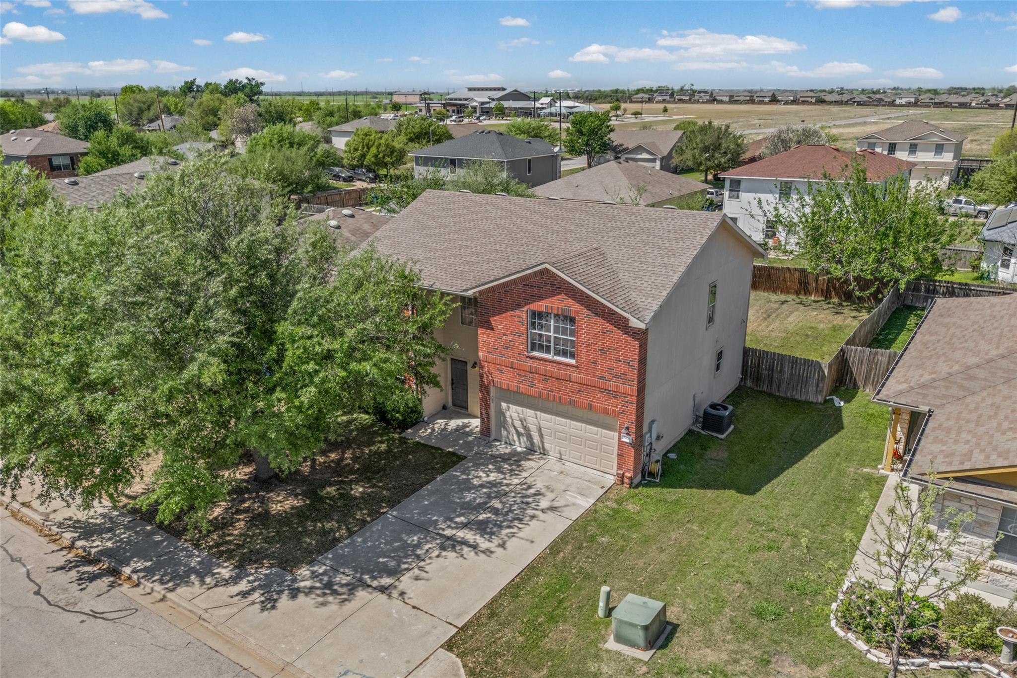 2206 Canvas Back Dr, Taylor, TX 76574