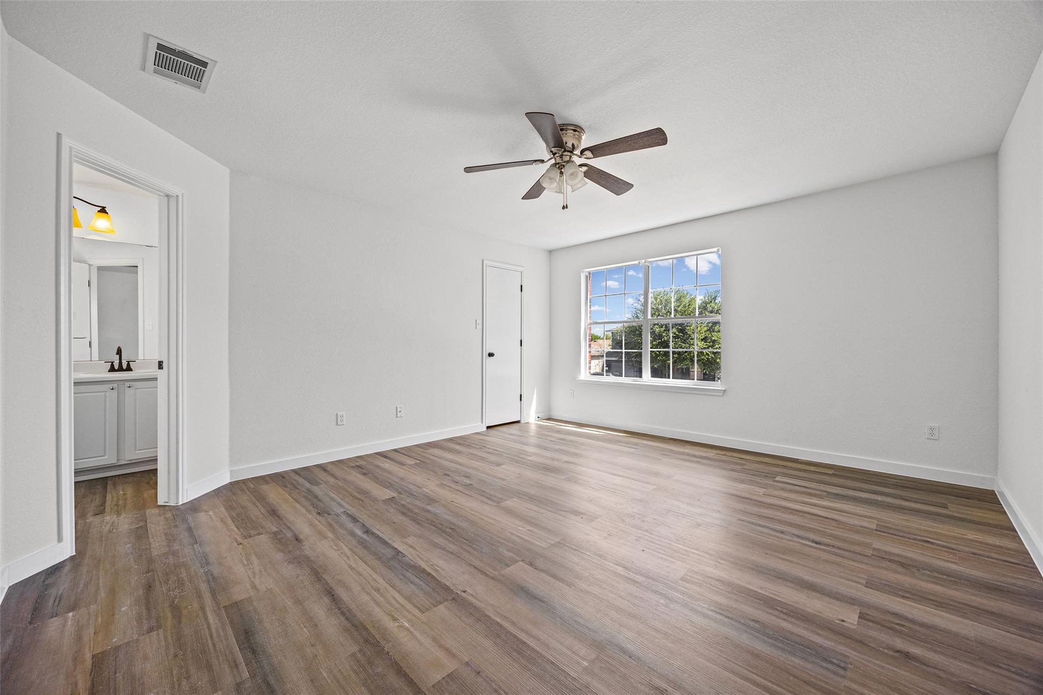 2206 Canvas Back Dr, Taylor, TX 76574