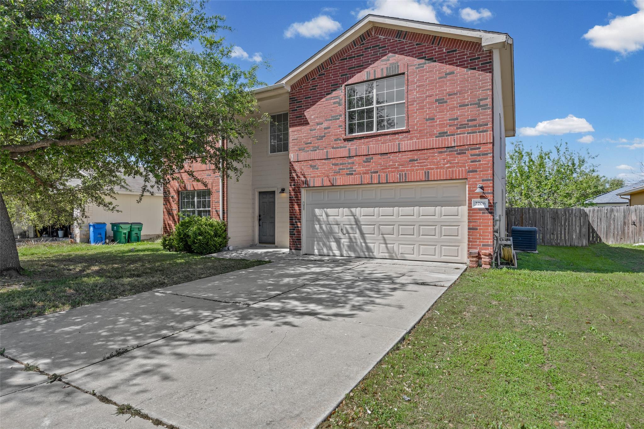 2206 Canvas Back Dr, Taylor, TX 76574