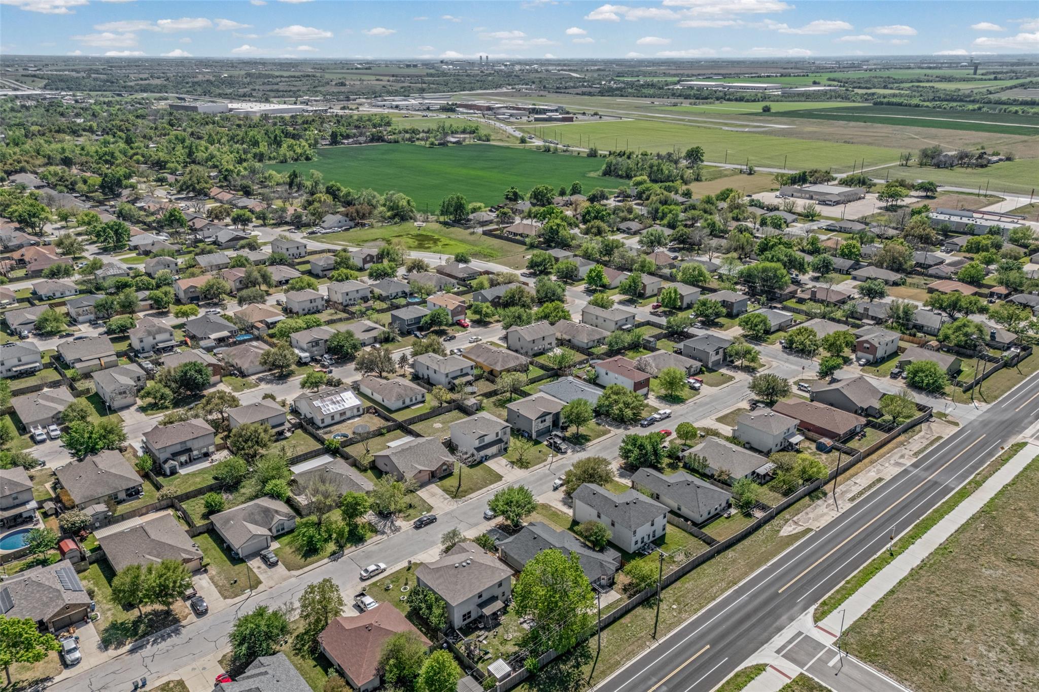 2206 Canvas Back Dr, Taylor, TX 76574