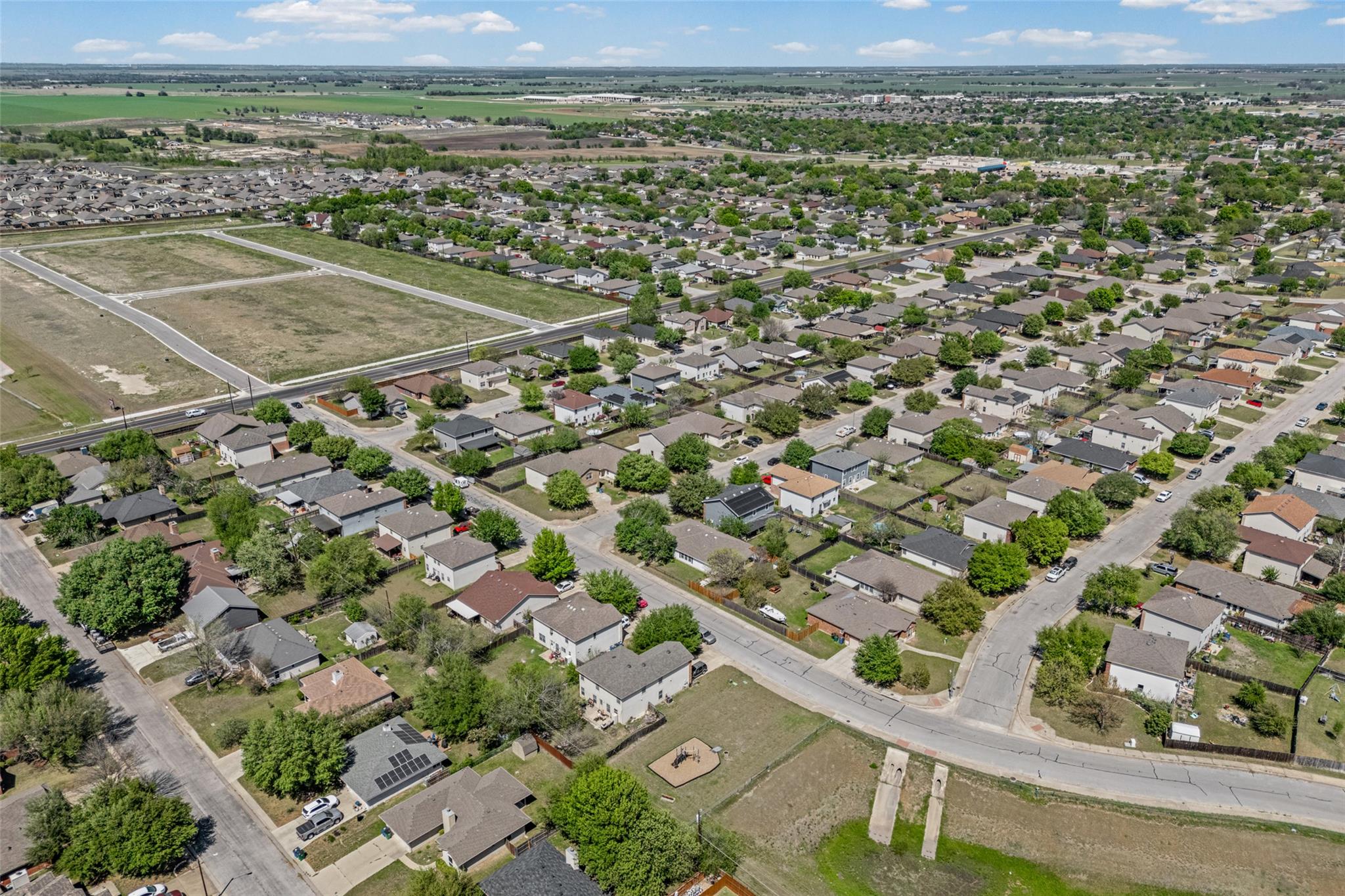 2206 Canvas Back Dr, Taylor, TX 76574