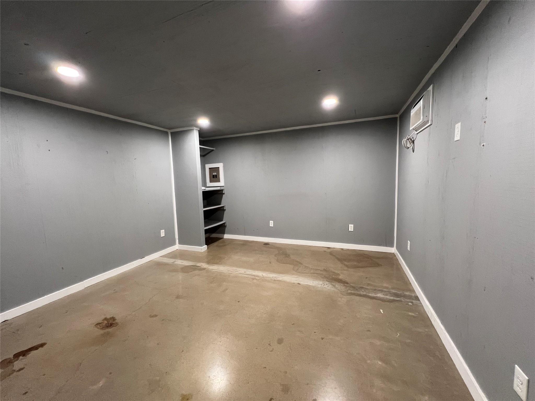 408 E 2nd St, Taylor, TX 76574